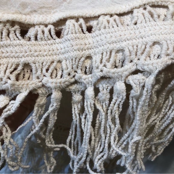 Beautiful unbranded crochet lace and fringe bohemian top v neck M/L - Picture 6 of 8